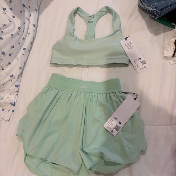 ALO Yoga Pants - ALO Yoga Spearmint set